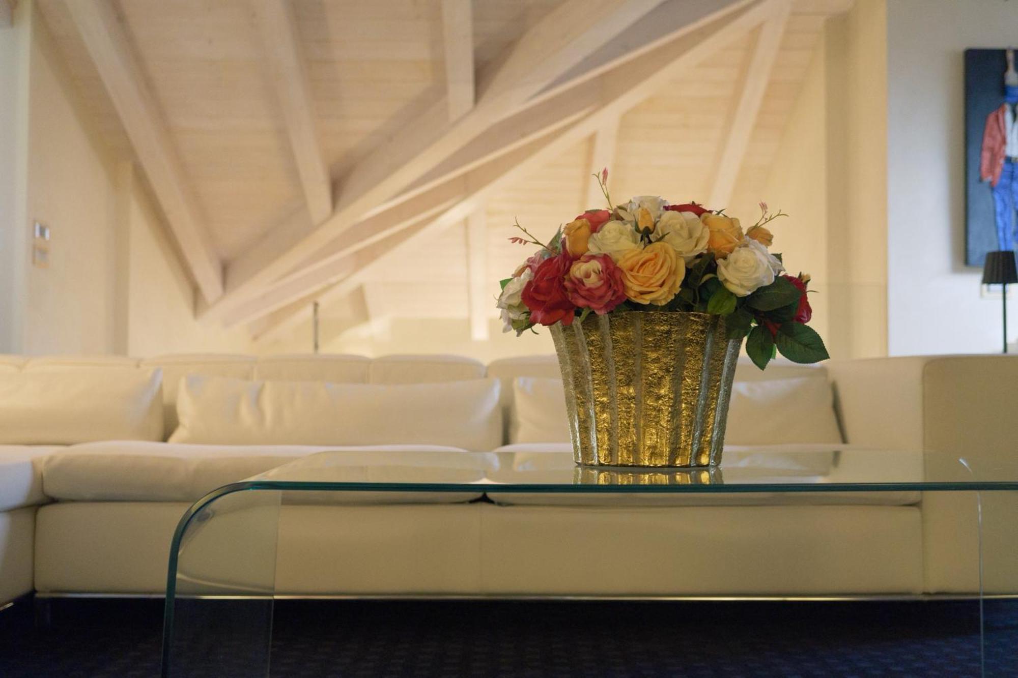 Villa Angela - Italian Homing เดเซนซาโนเดลการ์ดา ภายนอก รูปภาพ